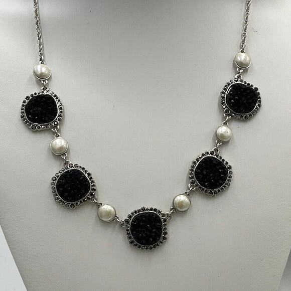 Lucky Brand White Pearl Black Agate Druzy Stone Silver Tone Necklace - Picture 1 of 10